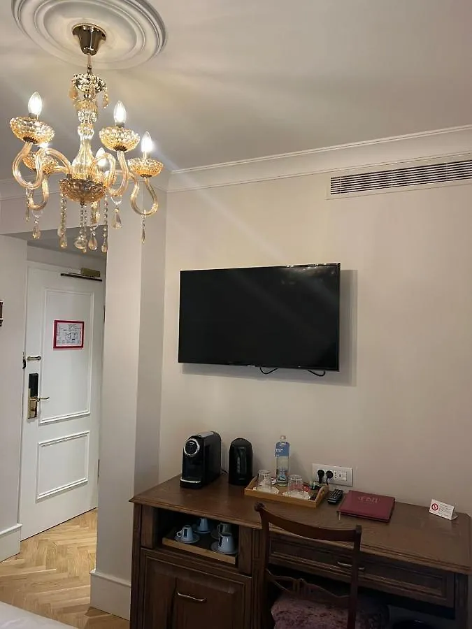 Ebel Boutique Hotel Tirana 4*,  Albania