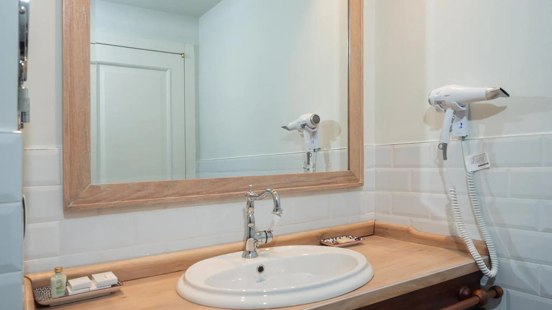 ****  Ebel Boutique Hotel Tirana Albania