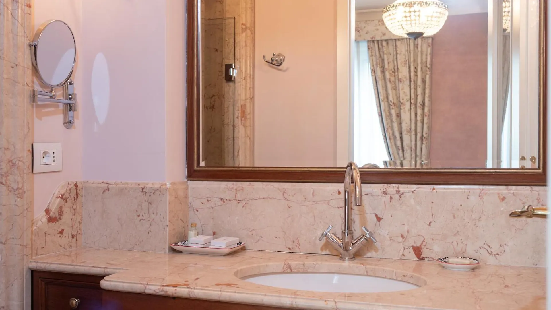 ****  Ebel Boutique Hotel Tirana Albanië