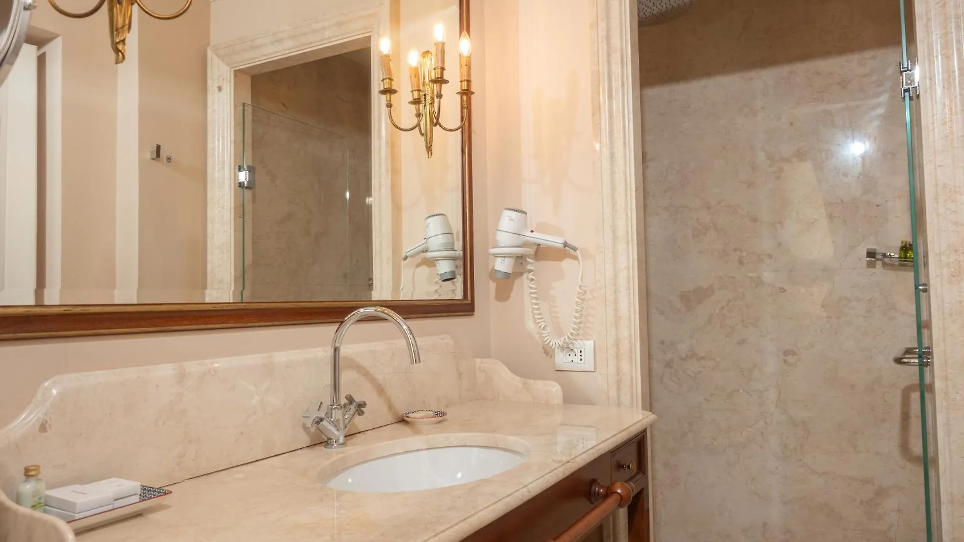 Ebel Boutique Hotel Tirana